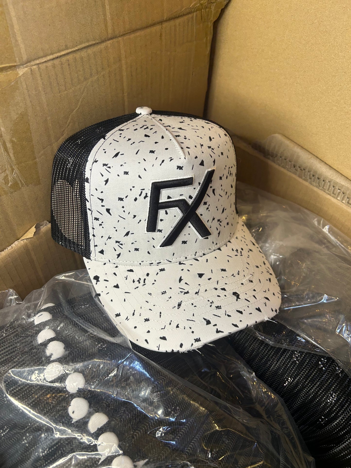 WHITE CAMO TRUCKER HAT